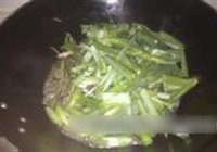 厥菜炒大蒜的做法 步骤8