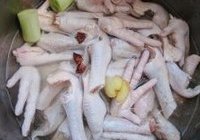 泡椒凤爪的做法 步骤2