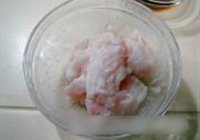 莴笋溜鱼片的做法 步骤3