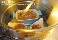 梨汁咸蛋黄蒸肉饼的做法 步骤2
