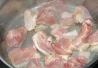 小菇烧鸡腿的做法 步骤4