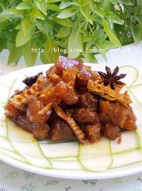 笋干烧蹄筋