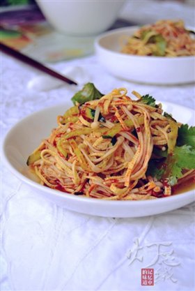 金针菇拌豆腐皮