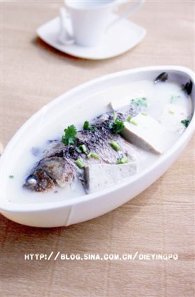 鲫鱼豆腐汤