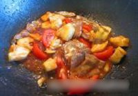 菠萝番茄炒牛肉的做法 步骤7
