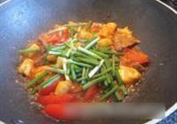 菠萝番茄炒牛肉的做法 步骤8