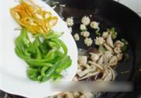 青椒鱿鱼卷的做法 步骤7
