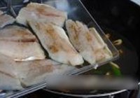 酱烧豆豉鱼的做法 步骤6