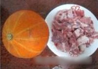 微波南瓜蒸排骨的做法 步骤1