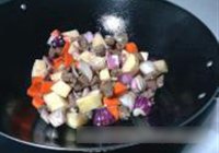 胡萝卜土豆焖牛肉的做法 步骤4