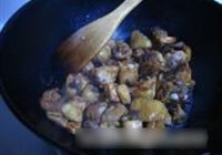 竹笋土豆烧鸡块的做法 步骤8