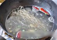 菠菜鸡蛋炖粉条的做法 步骤6