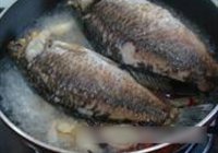 干烧鲫鱼的做法 步骤9