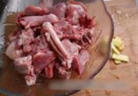 笋烧鸭的做法 步骤1