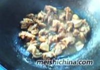 红烧酸辣子鸭的做法 步骤5
