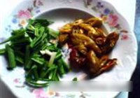 红烧酸辣子鸭的做法 步骤2