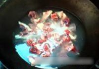 红烧酸辣子鸭的做法 步骤3