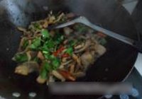 平菇炒肉片的做法 步骤8