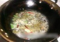 酸菜鱼的做法 步骤5