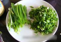 葱香孜然鸭舌的做法 步骤2