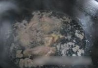 土豆干炖鸡翅根的做法 步骤2