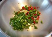 葱香孜然鸭舌的做法 步骤7