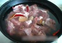 排骨炖粉条的做法 步骤2
