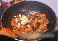 红烧土豆鸡块的做法 步骤6