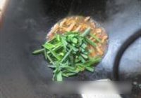 蒜香烩炸豆腐的做法 步骤4