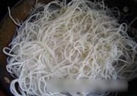 熟鱼煮粉干的做法 步骤4