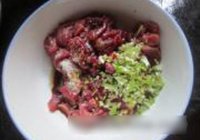 香炸鸭胸肉的做法 步骤2