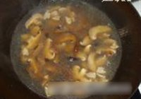 香菇粉丝肉汤的做法 步骤8