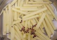 口味土豆条的做法 步骤4
