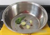 土豆烧鸡块的做法 步骤4