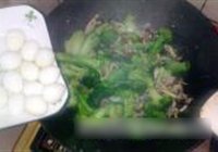 西兰花菇香鹌鹑蛋的做法 步骤7