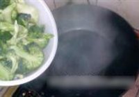 西兰花菇香鹌鹑蛋的做法 步骤2