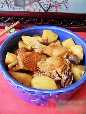 土豆烧鸡块
