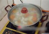 蕃茄薯仔炖鸡汤的做法 步骤5