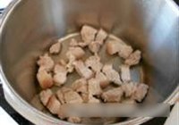 茶树菇烧肉的做法 步骤3