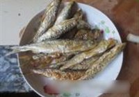 青椒鱼干的做法 步骤1