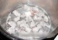 茶树菇烧肉的做法 步骤2