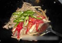 茶树菇炒鸡肉的做法 步骤11