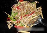 茶树菇炒鸡肉的做法 步骤12