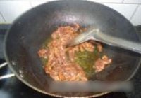 青椒爆炒牛里脊的做法 步骤7