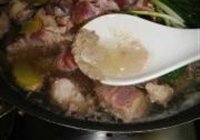 红烧牛腩土豆的做法 步骤3