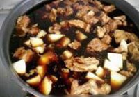 红烧牛腩土豆的做法 步骤5