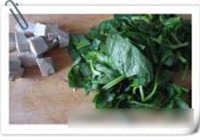木耳菠菜汤的做法 步骤2