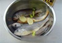 红烧小黄鱼的做法 步骤3