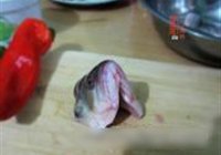 开屏鲈鱼的做法 步骤4
