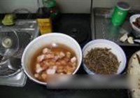 干豇豆红烧肉的做法 步骤2